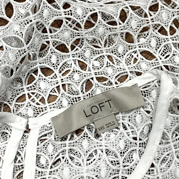 LOFT Lace Pullover - Picture 4 of 4